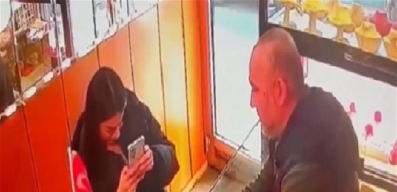 بالفيديو ..  سرقة في وضح النهار داخل محل مجوهرات!