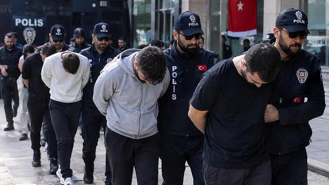 من بينهم أردنيون ..  تركيا تضبط شبكة احتيال دولية مرتبطة بـ "إسرائيل"  