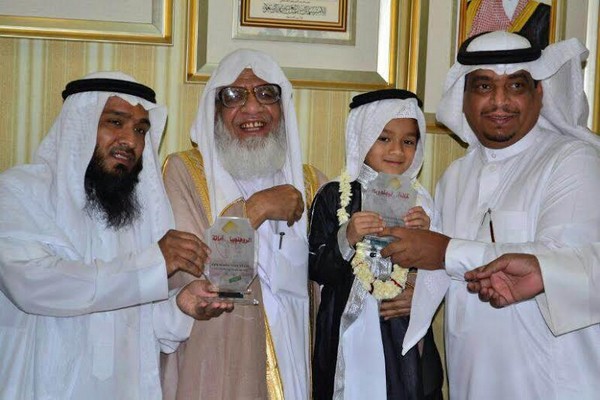 حدث في مكة ..  طفل يحفظ القرآن كاملاً قبل التحاقه بالصف الأول الابتدائي