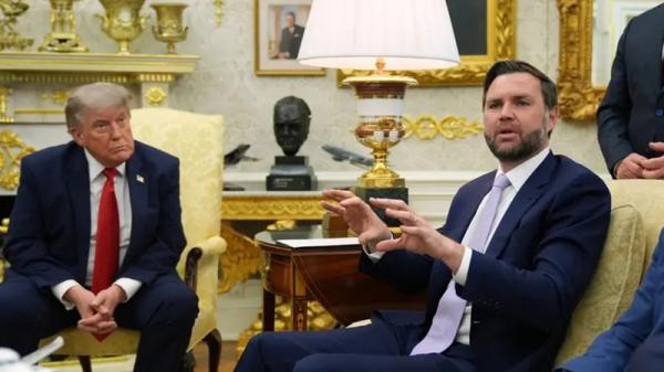 ترامب يدعو المانحين إلى انتخاب دي فانس رئيساً لأميركا في 2028
