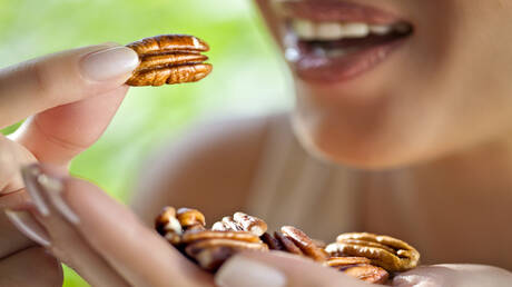 مراجعة علمية تكشف فوائد صحية غير متوقعة لجوز البقان