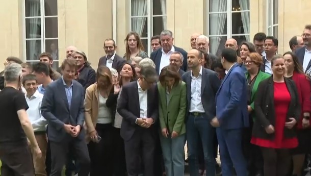 انتخابات فرنسا  ..  انسحاب عشرات المرشحين لعرقلة اليمين وعواصم عالمية تراقب