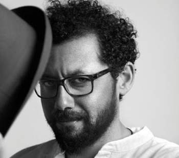 أحمد المرسي يستحضر روح المسرح في تتر "أفراح القبة"