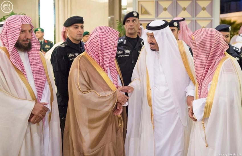 خادم الحرمين يصل مكة لقضاء العشر الأواخر من رمضان