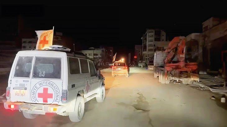 كتائب القسام تعلن انتشال جثتي الأسيرين أميرام كوبر وساهر باروخ