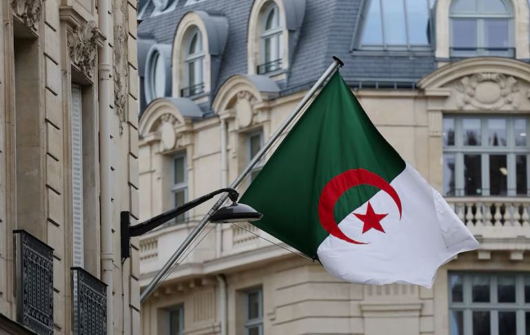 الجزائر تغلق مجالها الجوي أمام جميع الطائرات الإماراتية العسكرية والمدنية
