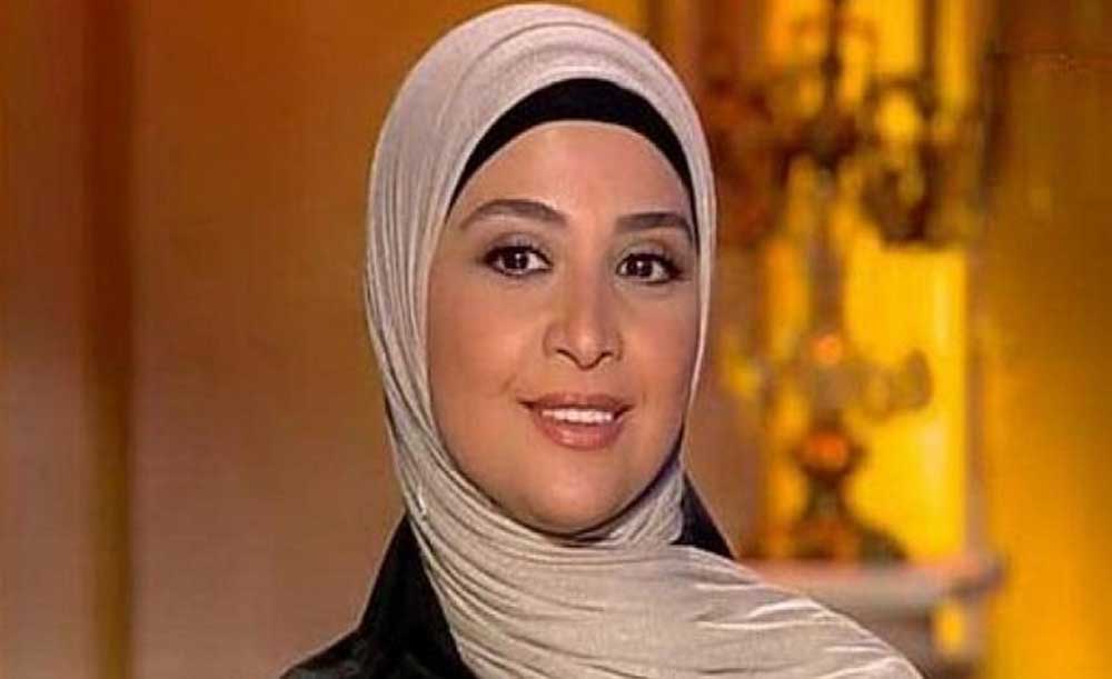 صفحات منتحلة تطارد الفنانة حنان ترك