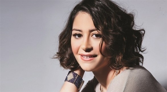 منة شلبي بشخصيتين والاولى صاحبة سمعة سيئة