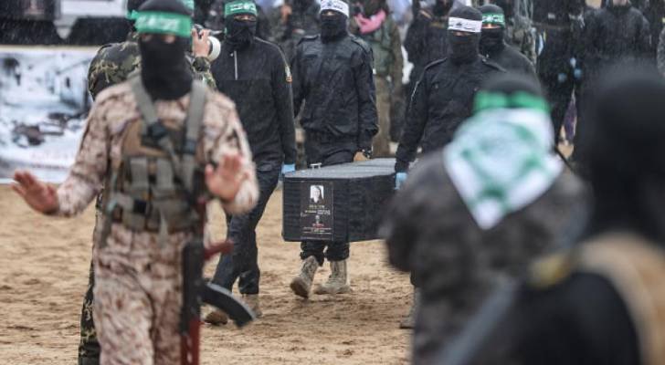 هيئة البث العبرية: "إسرائيل" أبلغت واشنطن بقدرة "حماس" على إعادة جثث 10 من المحتجزين القتلى