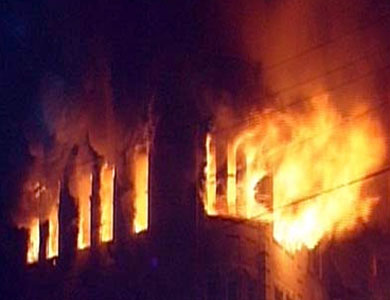 حرق مبنى قضاء عيرا و يرقا في السلط
