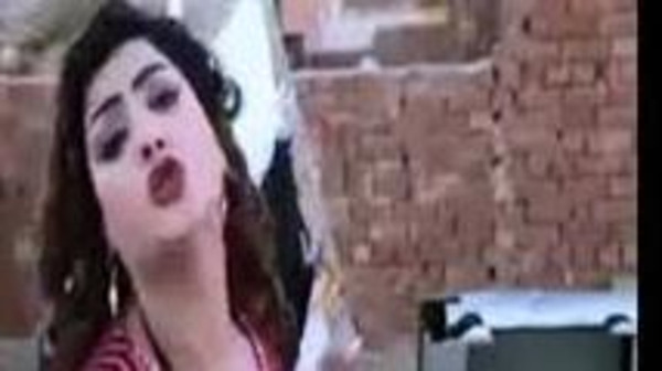فيديو خليع لراقصة مصرية يثير الغضب على مواقع التواصل .. "قلة أدب وإيحاءات جنسية"