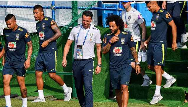 منتخب البرازيل يبدأ تحضيراته لدور 16 بغياب مارسيلو ودوجلاس كوستا