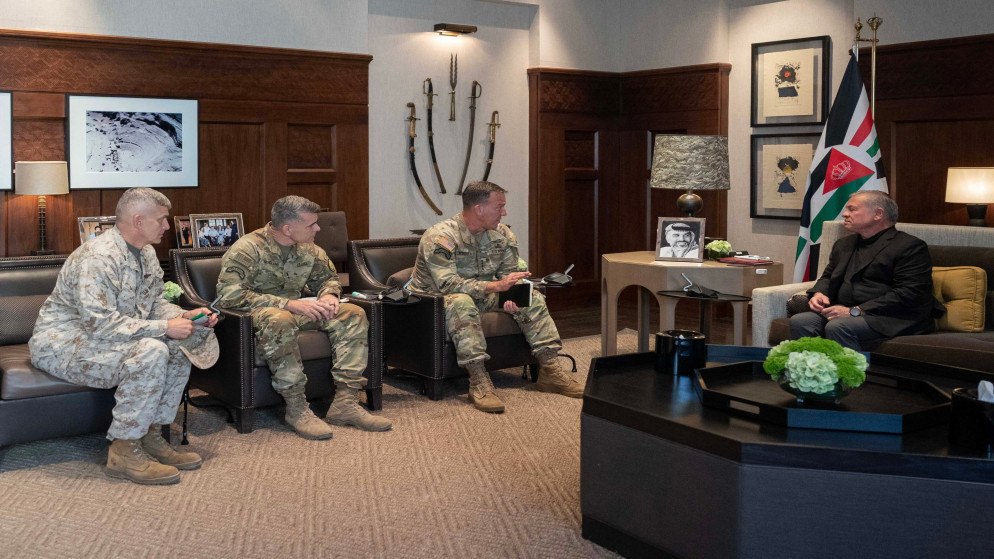 الملك يبحث مع قائد القيادة المركزية الأميركية التعاون الوثيق بين الأردن والولايات المتحدة في المجالات الدفاعية 