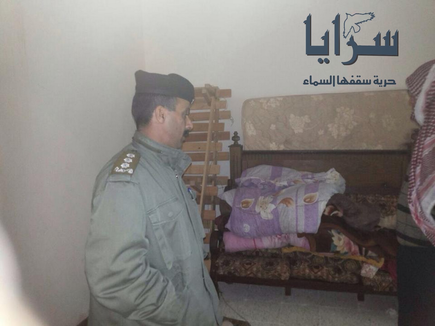 قوات البادية تتدخل لإنقاذ عائلة داهمتها الامطار في بلدة السرحان