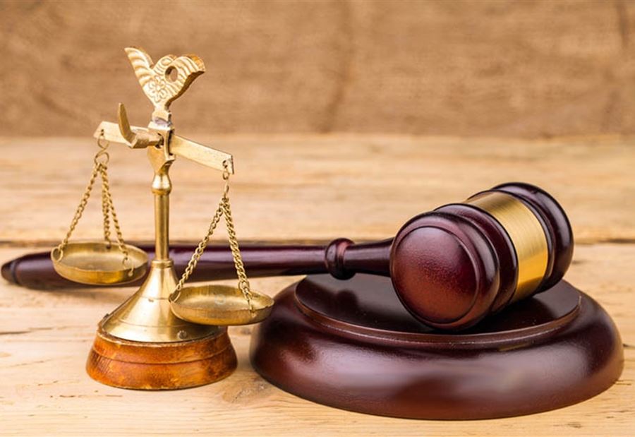 قرار قضائي نوعي يمنع البنوك من زيادة الفائدة على المقترضين