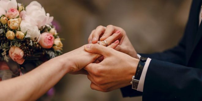 عروس تقرر بيع زوجها ..  تفاصيل 
