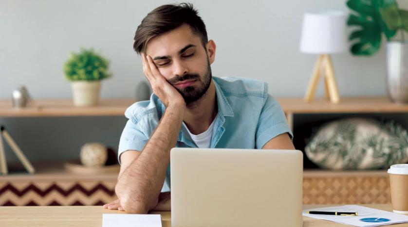 دراسة تكشف سر الإرهاق نتيجة قضاء يوم طويل في المكتب!
