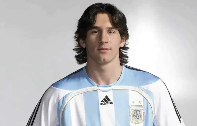 رغم اكتمال أوراقه ..  كيف منع مدرب الأرجنتين السابق ميسي من تمثيل إسبانيا؟  