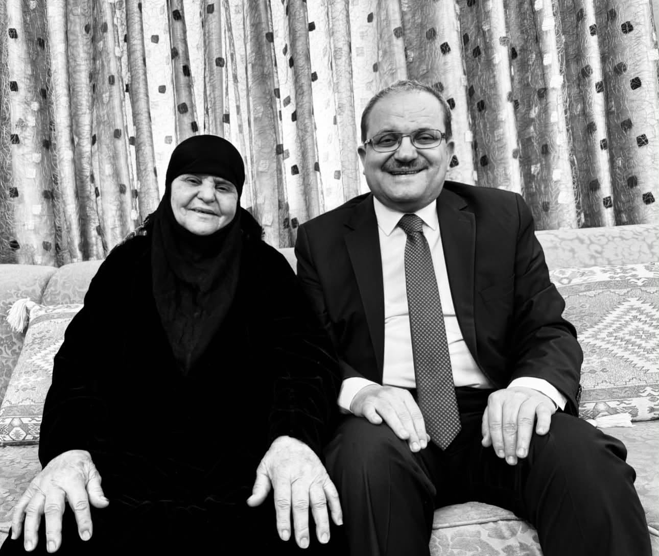 والدة الوزير الأسبق محمد عبيدات في ذمة الله 