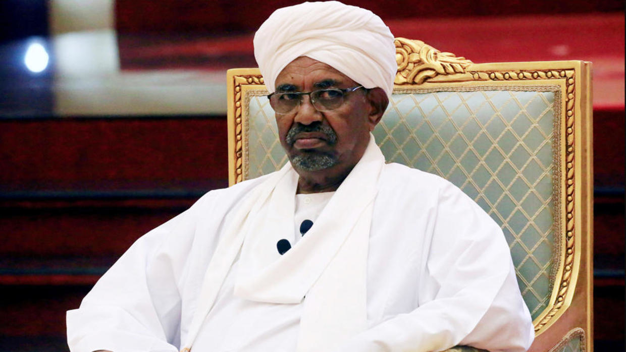 الإقامة الجبرية لسنتين  ..  باكورة الأحكام القضائية ضد البشير