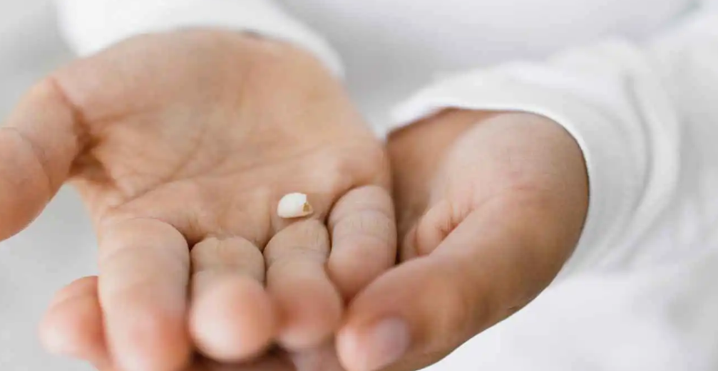 ما دلالة سقوط الأسنان في الأحلام من دون وجع؟