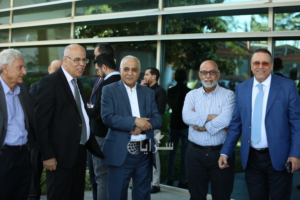 890 مقترعاً في انتخابات الصحفيين - صور 
