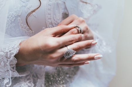 منطوية ولا أعرف كيف أتعامل مع الناس