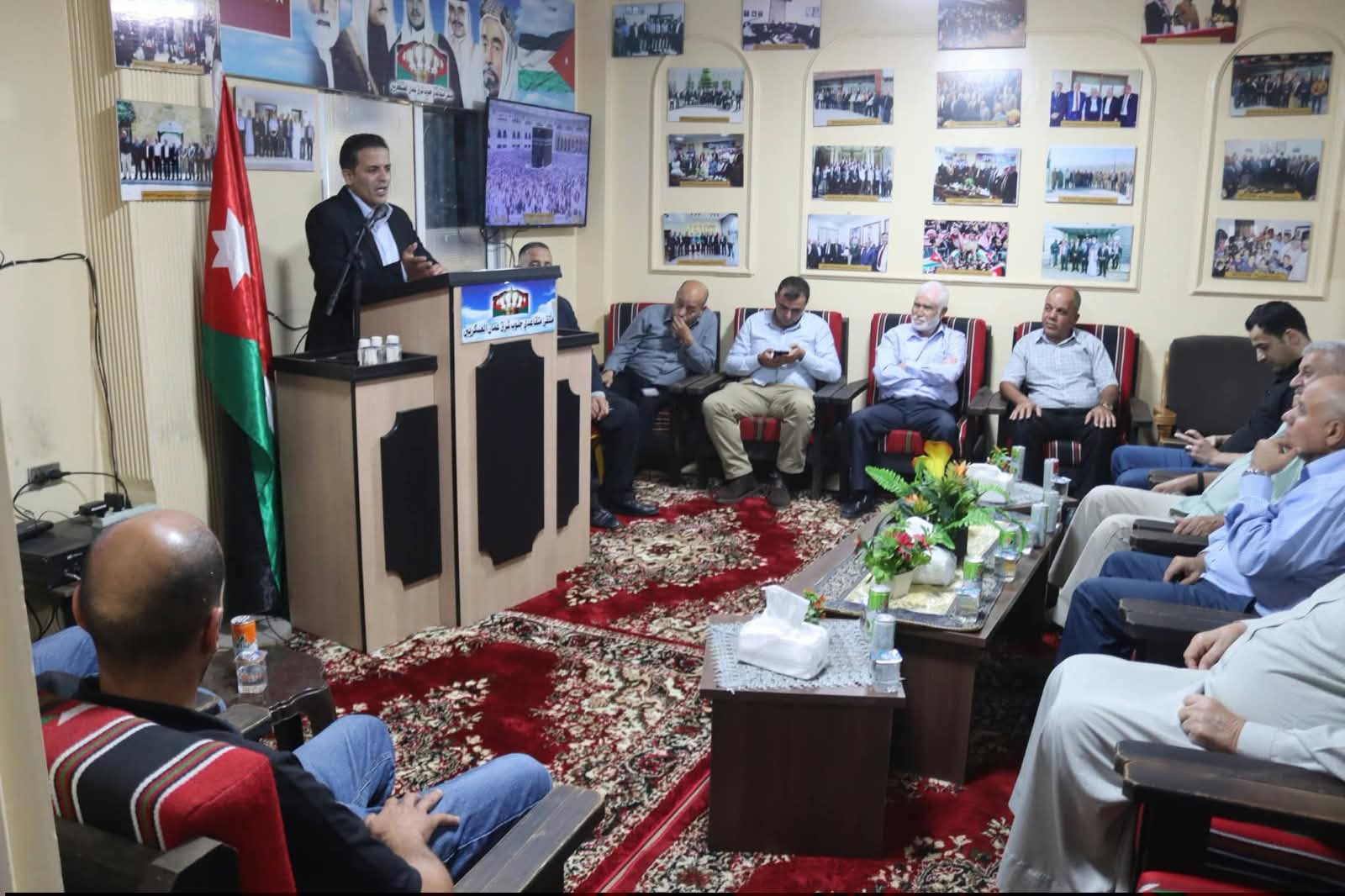 لقاء توعوي موسع في ملتقى متقاعدي جنوب شرق عمان العسكريين حول "العنف الأسري"