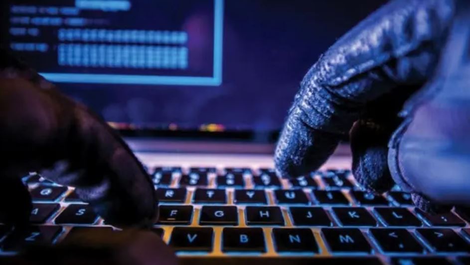 بعد ألف هجوم إلكتروني ..  إسبانيا تعتقل قائد مجموعة قرصنة عمره 16 عاما