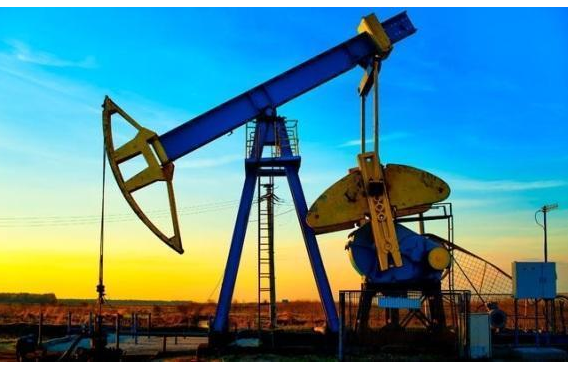 الكويت تقلص إنتاج النفط