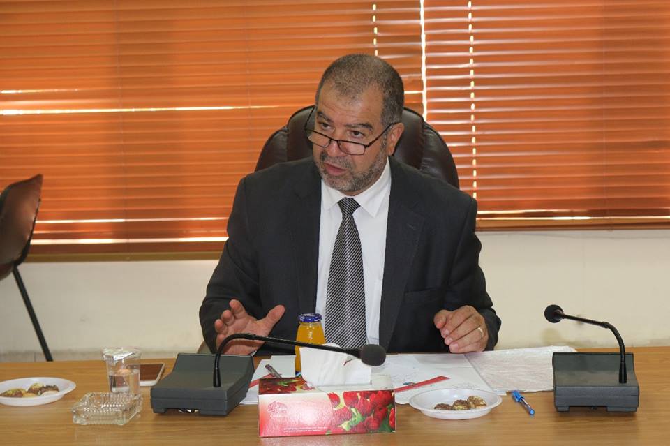 نجل ابو السكر لسرايا: والدي اصيب بجلطة دماغية اثناء اتصاله باحدى الاذاعات المحلية