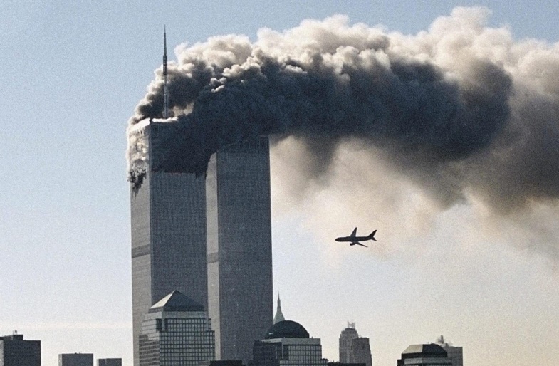 شاهد بالفيديو  ..  لقطات تنشر لأول مرة تكشف لغز تفجير برجي مركز التجارة في نيويورك  ..  تفاصيل خطيرة