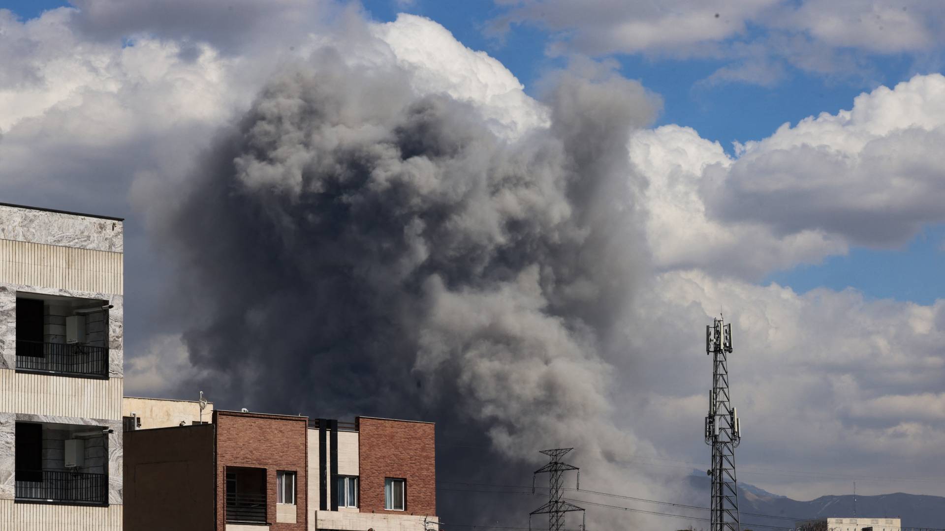  القيادة المركزية الأمريكية: مقتل 3 جنود وإصابة 5 بجروح خطيرة خلال العملية العسكرية على ايران 