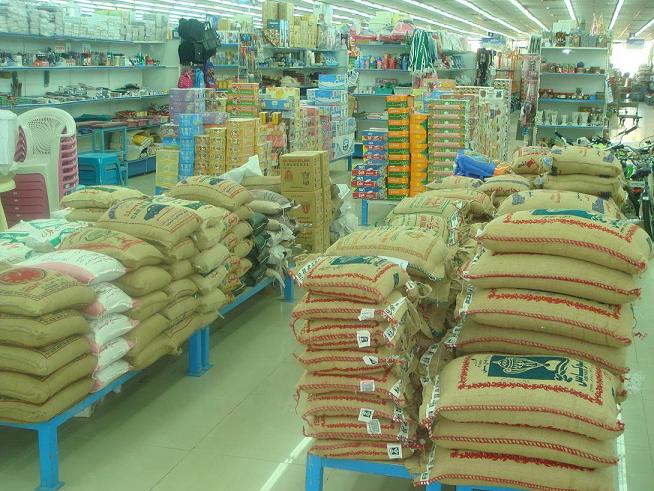 نقيب المواد الغذائية: الحكومة تعهدت بعدم رفع الضرائب على المواد والسلع الاساسية