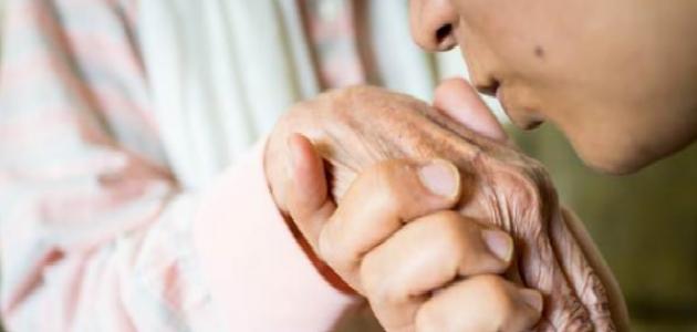 تفسير رؤية الأم المتوفية في المنام