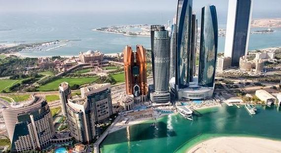 5 آلاف درهم لرجل أعاد خادمة لا تتحدث العربية أو الإنجليزية