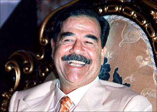 مواطن فلسطيني  يطلق اسم الرئيس " صدام حسين " على مولوده في يوم العيد