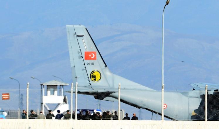 تركيا ترسل جثة الطيار الروسي الى موسكو