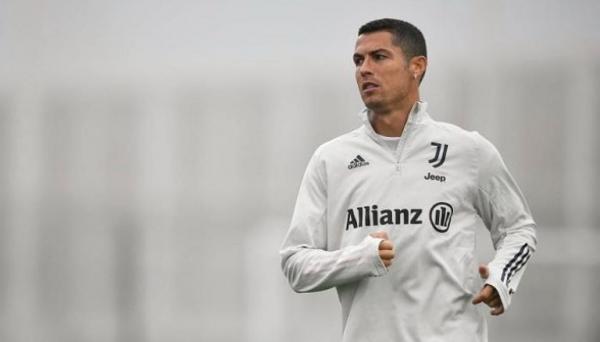 كريستيانو رونالدو يصل إيطاليا وسط شائعات الرحيل