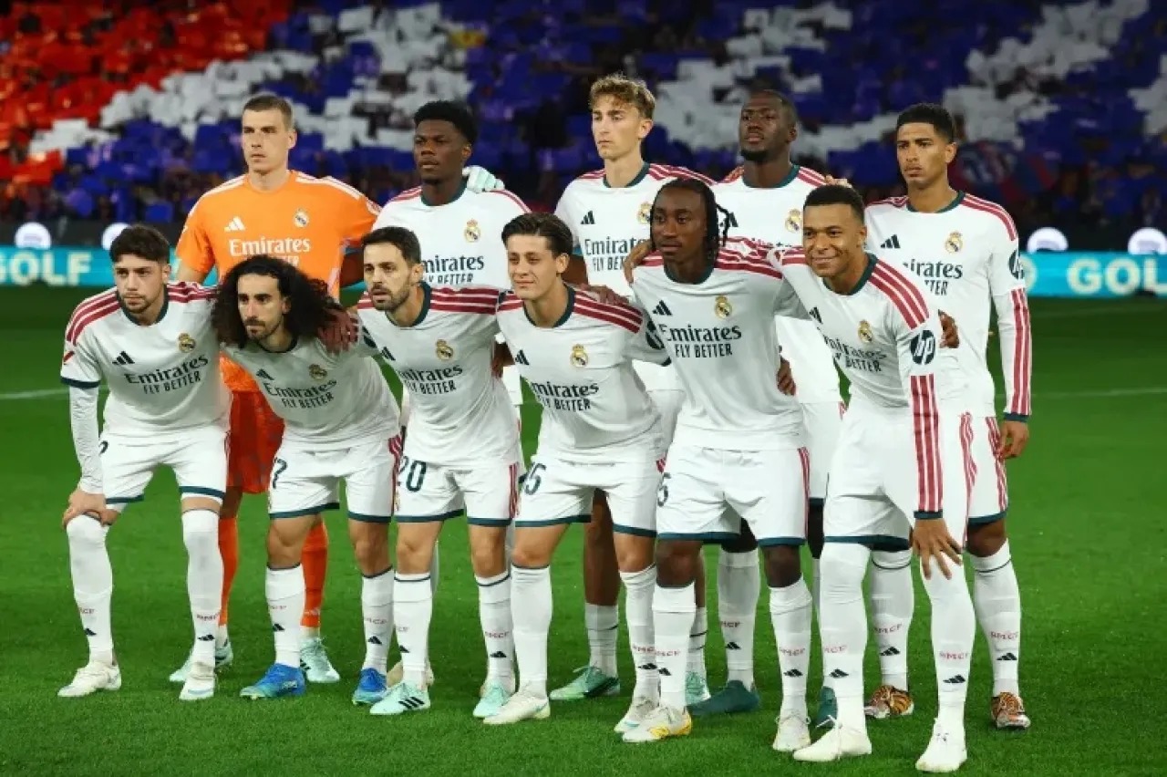 3 رحلات في 6 أيام ..  هل يدفع ريال مدريد ثمن قرار بيريز؟
