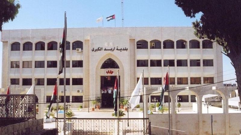 بلدية إربد تعيد اللوحات الدعائية الانتخابية المخالفة بدون غرامات مالية