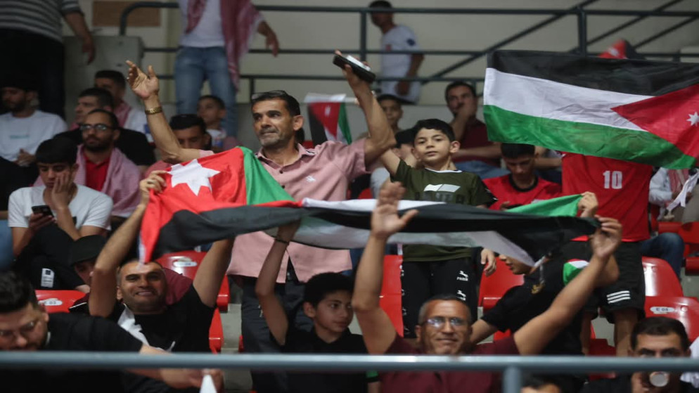 13 موقعا لشاشات عرض تبث مباراة المنتخب الوطني مع العراق اليوم