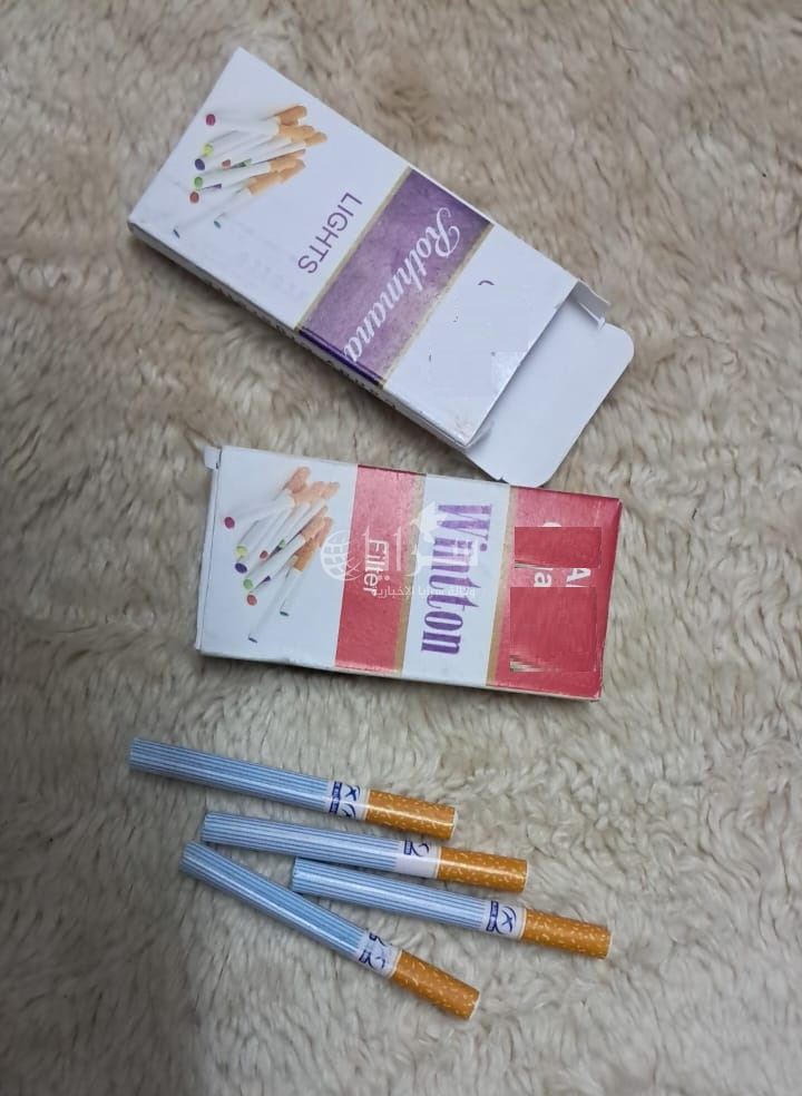 بالصور ..  علكة على شكل سجائر تُباع للأطفال في الزرقاء تثير غضب الأهالي
