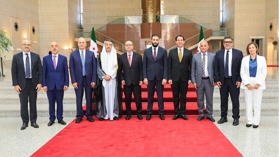 الشرع خلال استقباله وفداً إعلامياً عربياً في دمشق: اتفاق أمني محتمل بين سوريا و"إسرائيل"