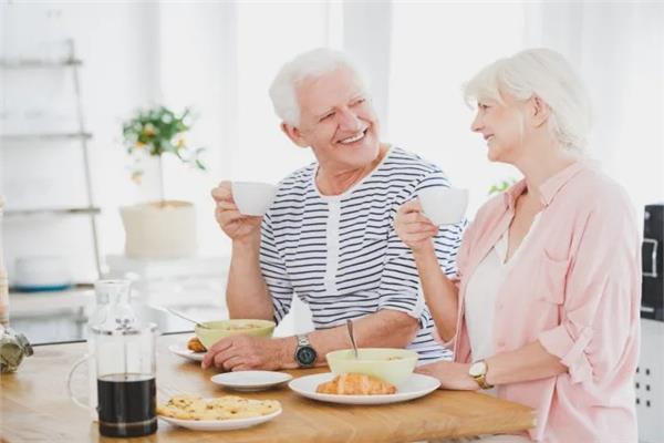 لأسلوب حياة صحي ..  5 نصائح لزيادة التمثيل الغذائي لدى كبار السن