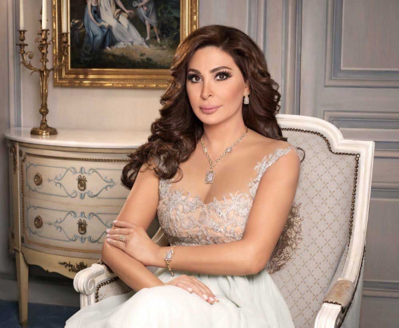 إليسا تقدم ألبوم صاحبة رأي بثوب جديد
