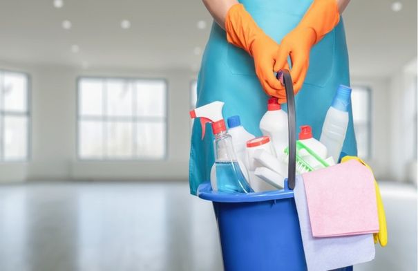 أكثر من 1000 عاملة منزل أُبلغ عن هروبهن منذ بداية العام ..  والعمل تضبط نحو 400