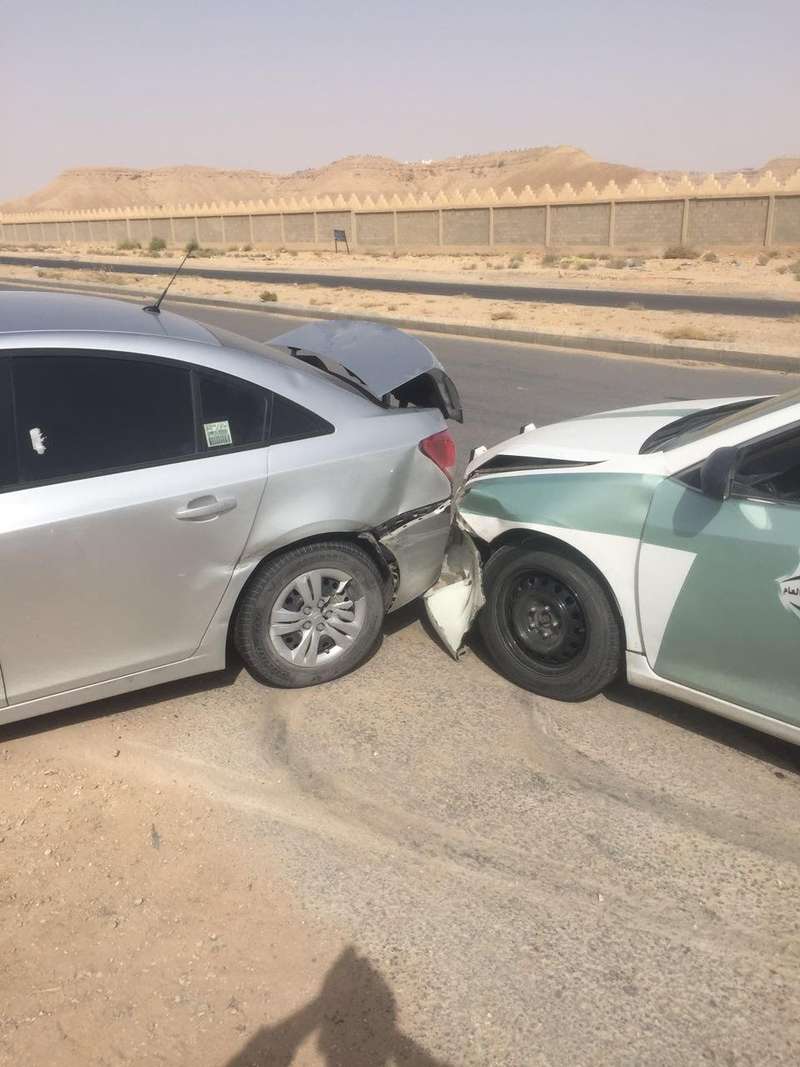 "مرور الرياض" يضبط شاباً يسرق السيارات ويمارس التفحيط بها  ..  صور