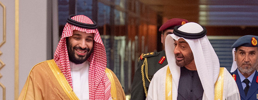 بالفيديو :ابن سلمان وابن زايد داخل مطعم في الرياض ..  هكذا رد ولي العهد السعودي على أحد المواطنين 