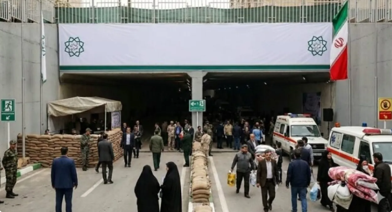 إيران تحوّل محطات المترو والمباني تحت الأرض لملاجئ في طهران